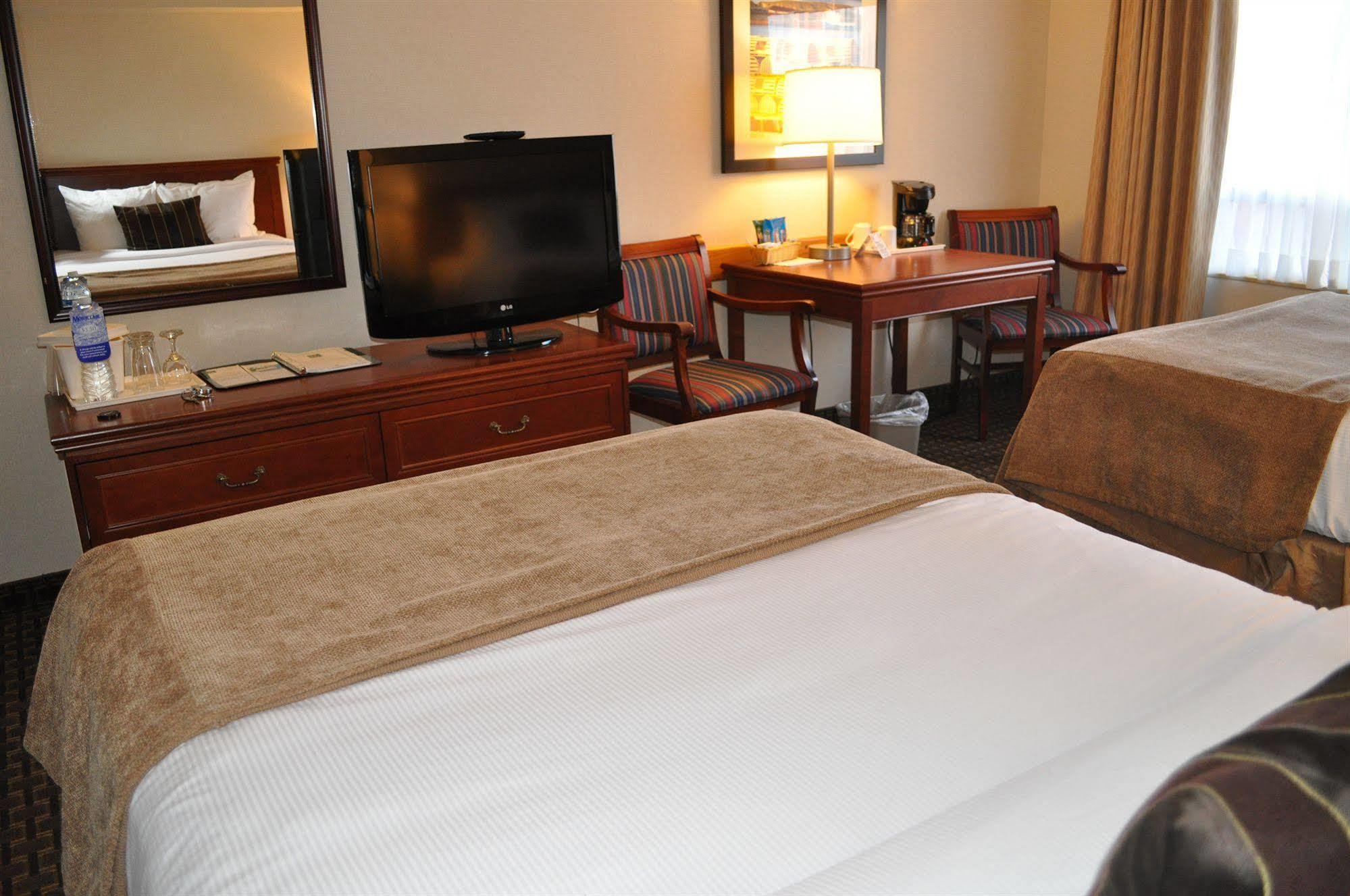 Doubletree By Hilton Harbourview Hotel 4*